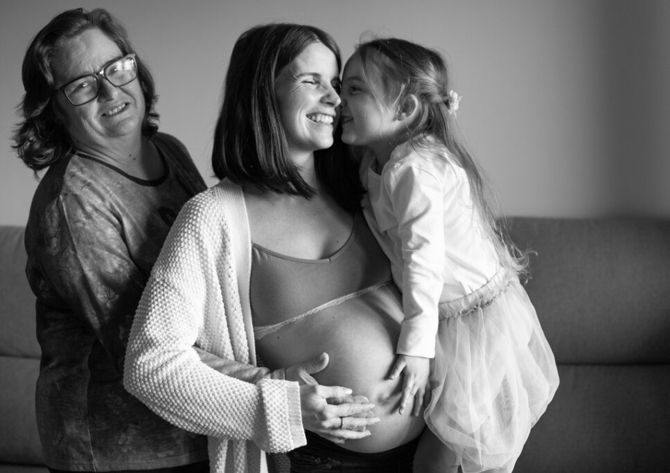 Sesión fotos embarazo en familia